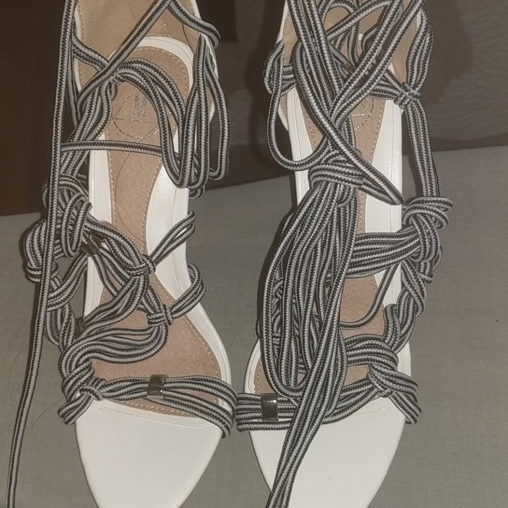 Missguided Size 7 Brand New